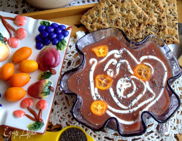 Посыпать семенами чиа. Если подержать их какое-то время в супе, они разбухнут.