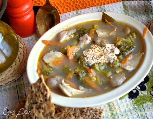 Я опять подала к супу свои любимые галеты с семечками. Покупаю для работы.