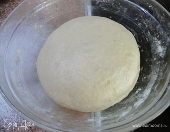 Вот такое тесто красивое после расстойки, увеличилось больше, чем в 2 раза.