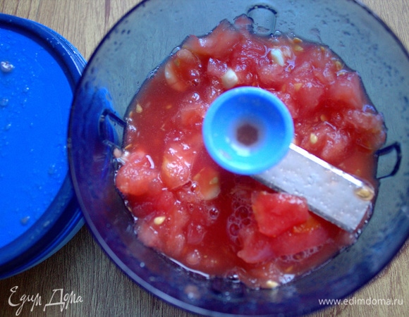 Измельчить любым способом. Такое количество можно в механическом измельчителе.