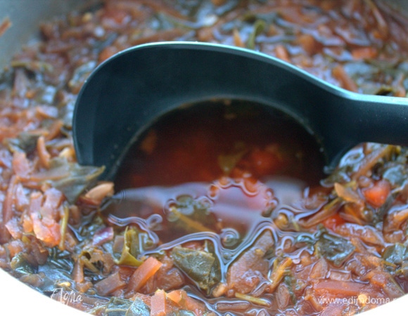 Проварить 3–4 минуты и выключить. Настояться под крышкой минут 10.