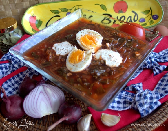 Борщ выглядит аппетитно, и ароматы от него заставляют бежать за ложкой!