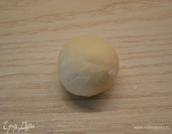 Формируем круглый пончик.