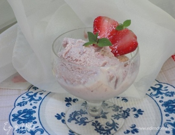 При подаче можно украсить ягодами и листиком мяты.