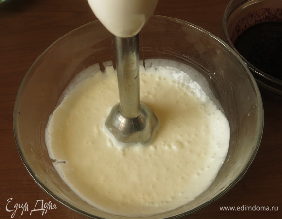 Взбиваем.