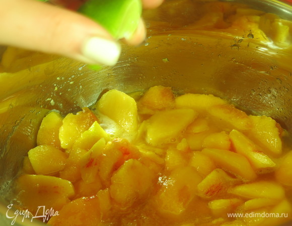 Выдавливаем 1/4 лайма (факультативно).