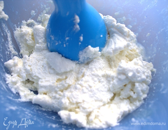 Перетереть или взбить блендером.