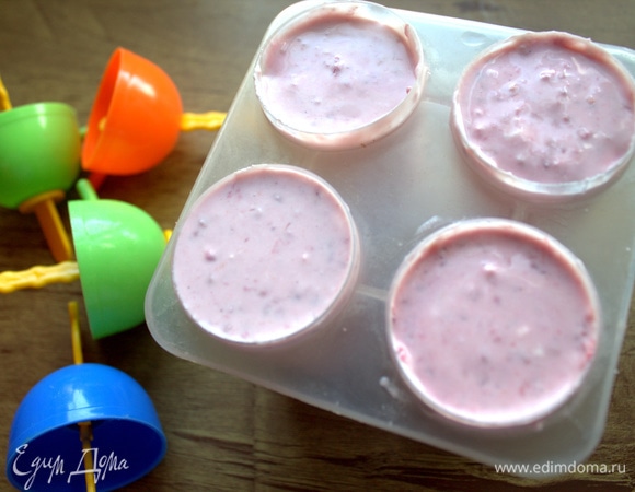 Переносим в формы для мороженого.