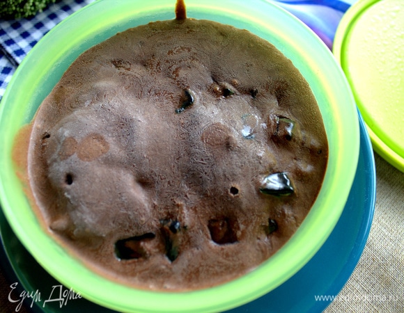 Но я решила не соблазняться, а довести дело до конца, поэтому снова перемешала и заморозила единым целым. Эта ёмкость объемом 300 мл.