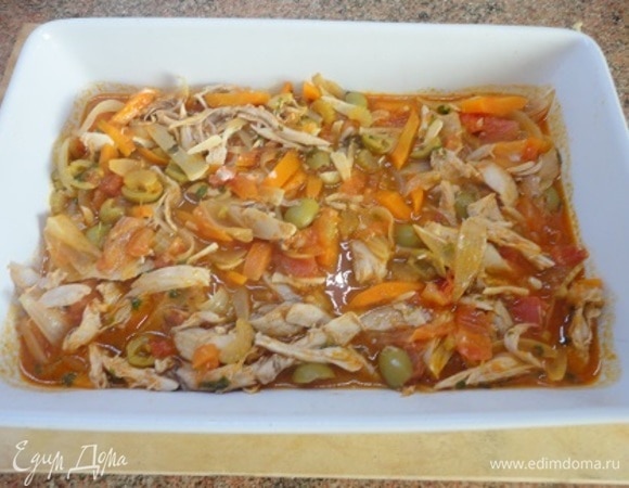 Выложить в форму для запекания.