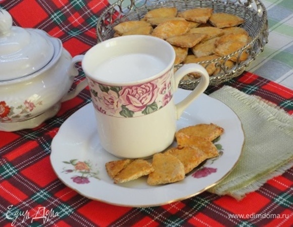 Мне очень понравились такие хрустящие печеньки с молоком.