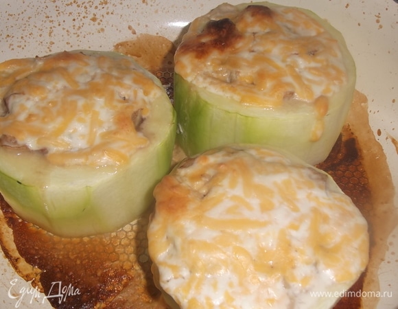 Запекать при 200°C 45–50 минут.