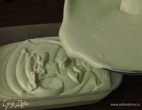 Разливаем по формам, ставим в морозилку.