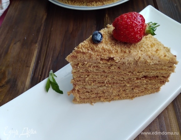 Кусочек нежного и ароматного торта для вас. Независимо от времени года!