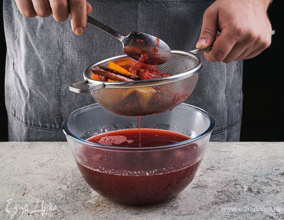 Протрите через сито и подавайте теплым.