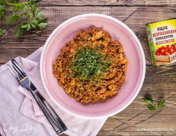 Перед подачей посыпьте блюдо мелко нарезанной зеленью.