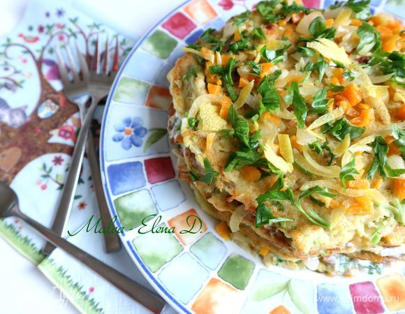 Можно угощаться! На некоторое время тарт лучше поместить в холодильник, затем разрезать на порции.