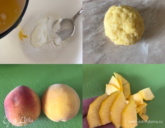 Духовку нагреть до 180°C. Растопить 50 г масла. В миску просеять муку, добавить соль, ванильный сахар, разрыхлитель, растопленное масло, сметану, все хорошо перемешать. Быстро замесить тесто, завернуть его в пленку и отправить в холодильник на 10–15 мин. С персиков снять кожуру и тонко нарезать.