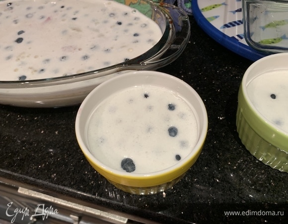 Также можно готовить и в порционных формочках, тогда время запекания немного сократится.