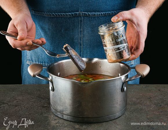 Добавьте консервированную сайру ТМ «Капитан Вкусов».