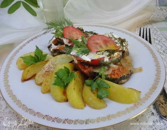 Подается в горячем или холодном виде как самостоятельное блюдо. Мы любим с печеной картошкой.