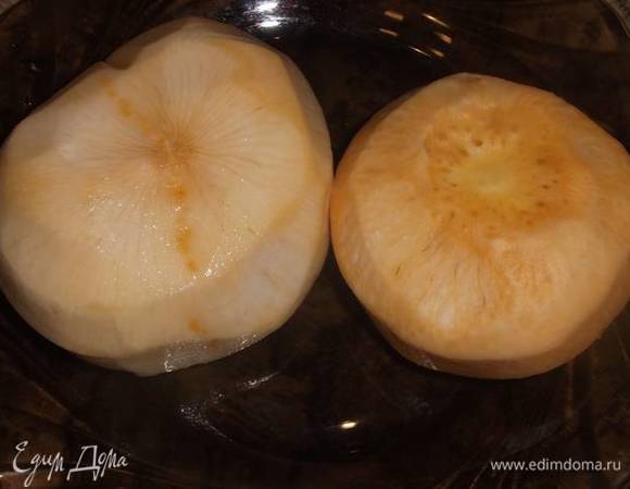 Репу вымыть и очистить.