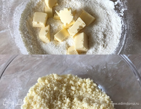 Начинка (хориз): смешать в миске сахар, муку, ванильный сахар и холодное сливочное масло. Перетереть руками в мелкую крошку. У нас сейчас в Тбилиси очень жарко, поэтому я начинку тоже отправила в холодильник на 15 минут.
