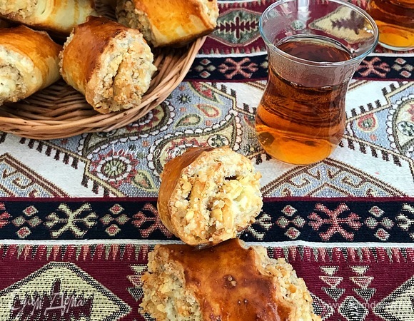 Готовую гату полностью остудить на решетке.