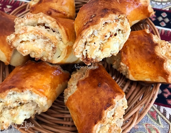 Гата получается очень слоистая и ароматная.