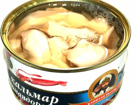 Открыть банку кальмара командорского ТМ «Капитан Вкусов». Жидкость слить.