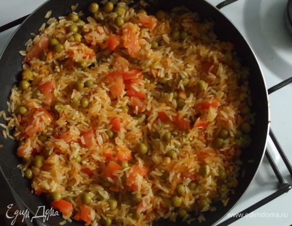 Добавить горошек, перемешать.