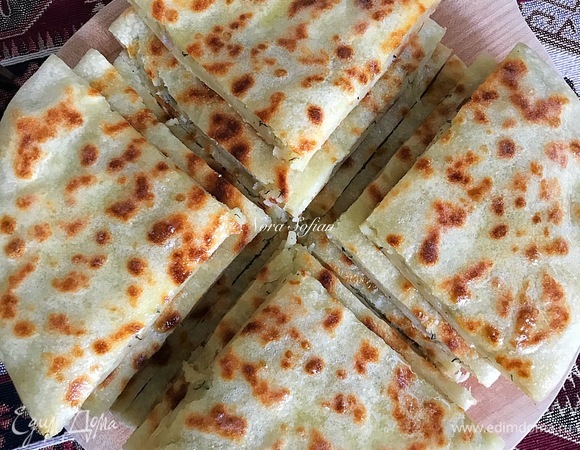 По желанию готовые лепешки можно смазать сливочным маслом.