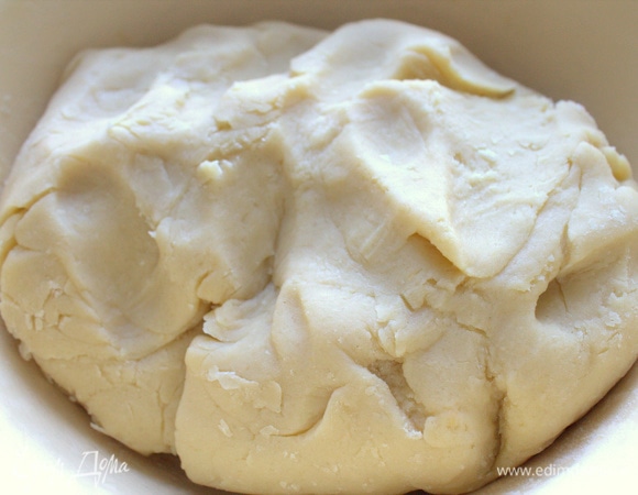 Тесто готово. По структуре оно, как пластилин.