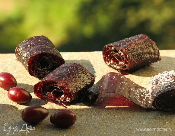 Нарезаем. Приятного аппетита! P. S. На косточках и остатках можно сварить легкий компот.