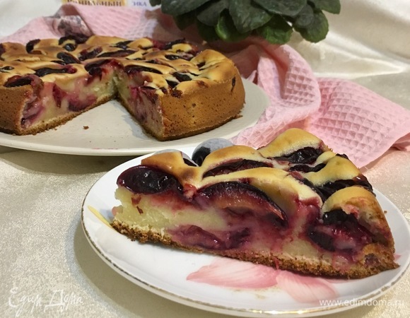 Такой пирог хорош как в теплом, так и в остывшем виде.