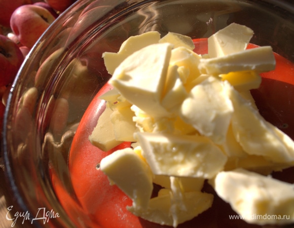 Масло или маргарин слегка растопить или достать заранее.