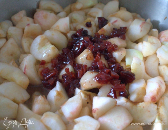 Вместо сахара добавить сироп или варенье. У меня брусничное в первый раз.