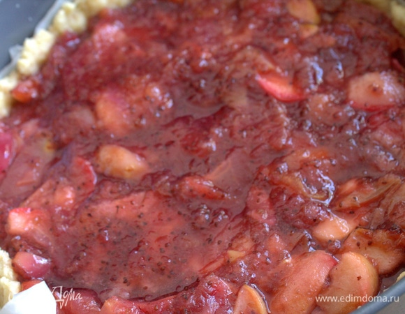 Это из второго варианта: яблоки с клюквой перетертой. Тут яблоки с кожурой.