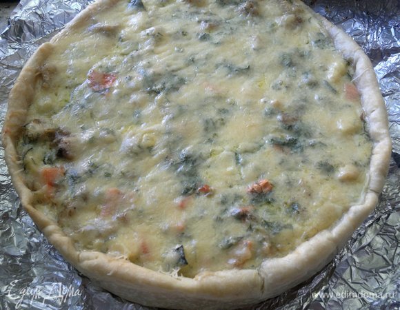 Дать пирогу немного остыть.