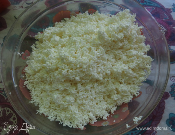 Перетираем творог.