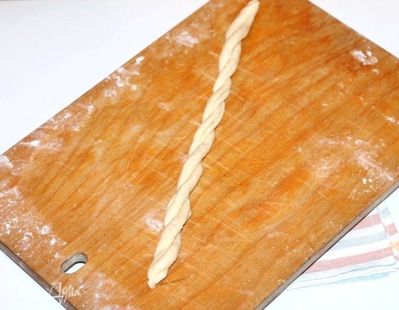 Затем из веревок сформировать жгуты.