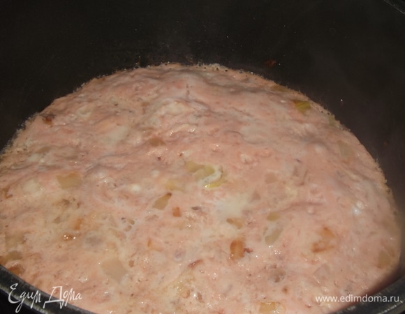 Накрыть крышкой и на умеренном огне довести до готовности в течение нескольких минут. Приятного аппетита!