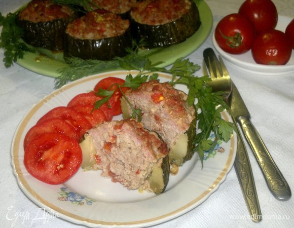 Подать блюдо к столу со свежими или маринованными овощами. Угощайтесь! Приятного аппетита!