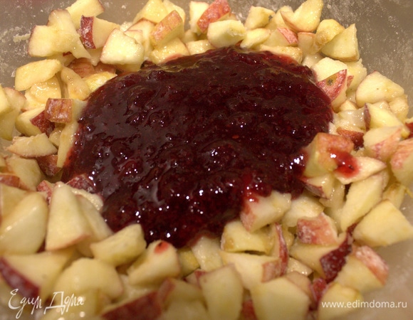 Я добавила остатки клюквы перетертой.