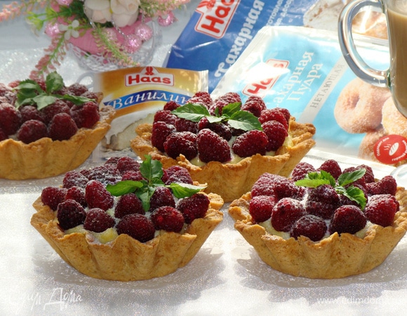 Перед подачей тарталетки посыпать нетающей сахарной пудрой бренда Haas. Приготовив такой вкусный десерт, разве можно устоять перед соблазном и не съесть?