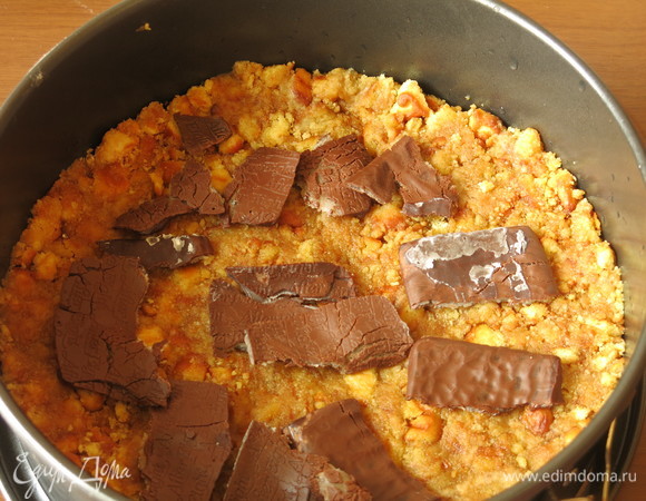 Сверху кладем 50 г шоколада с мятой. У меня как раз было 50 г.