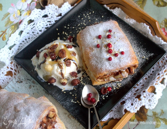 Осень у нас холодная, так что сезон чаепитий в разгаре)