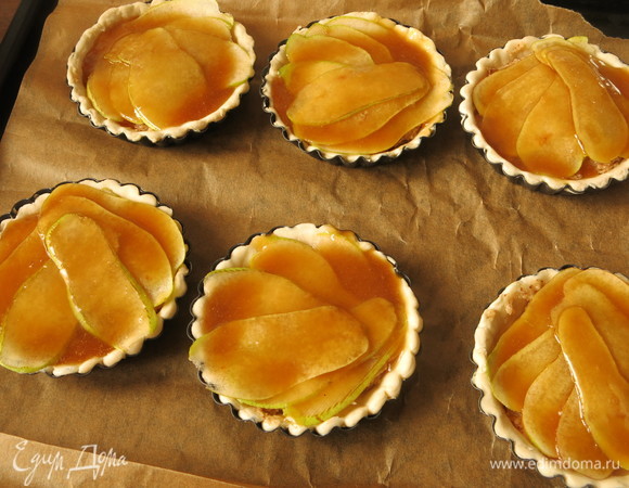 Ставим в духовку, разогретую до 200°C.