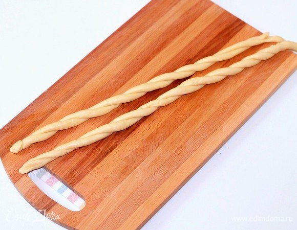 Формируем из них жгуты.