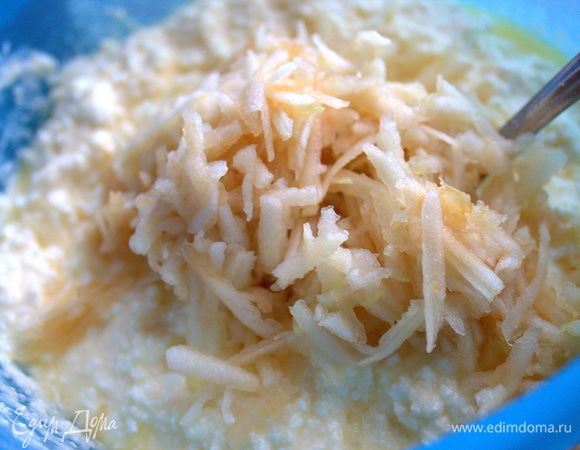 Пересыпать в начинку.